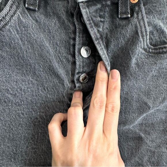 Levi's Jeans Women's 25 Ribcage Straight Ankle High Rise Fray Raw Hem Black Grey - Picture 5 of 9